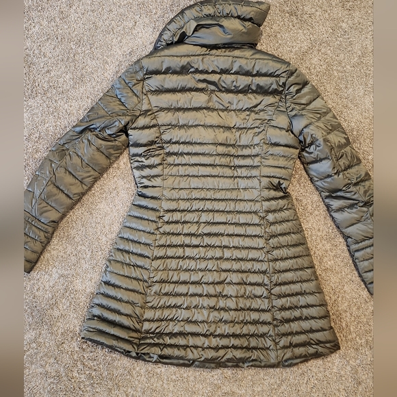 Laundry by Shelli Segal - Picture 3 of 4